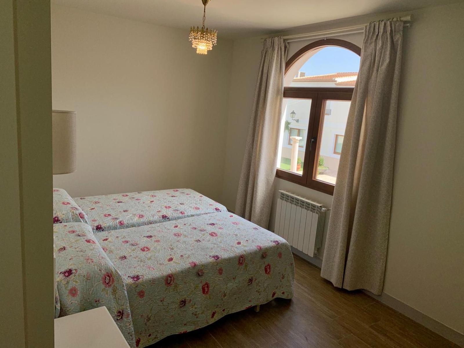 Hotel Restaurante Paneque Villanueva del Trabuco Ngoại thất bức ảnh