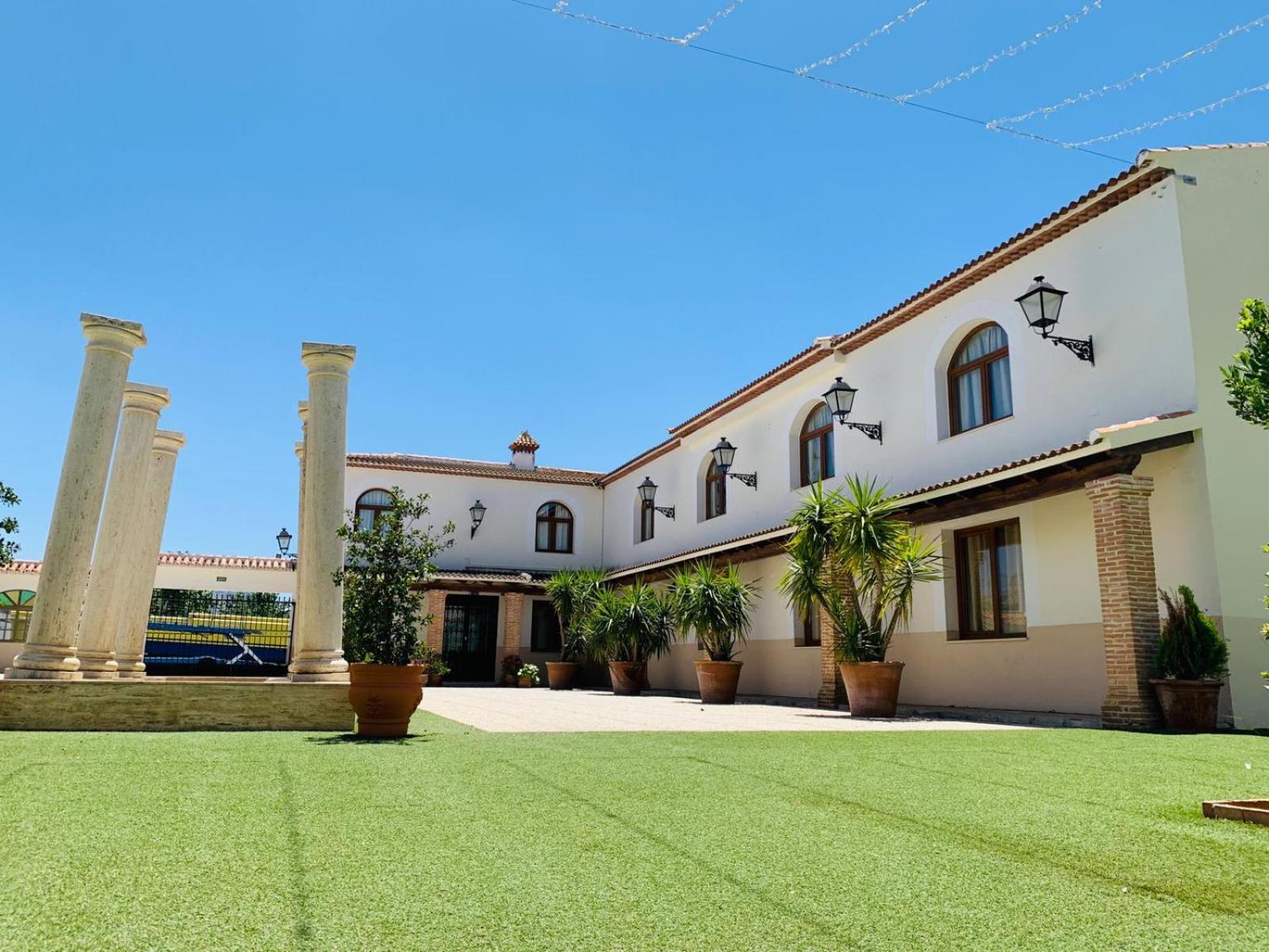 Hotel Restaurante Paneque Villanueva del Trabuco Ngoại thất bức ảnh